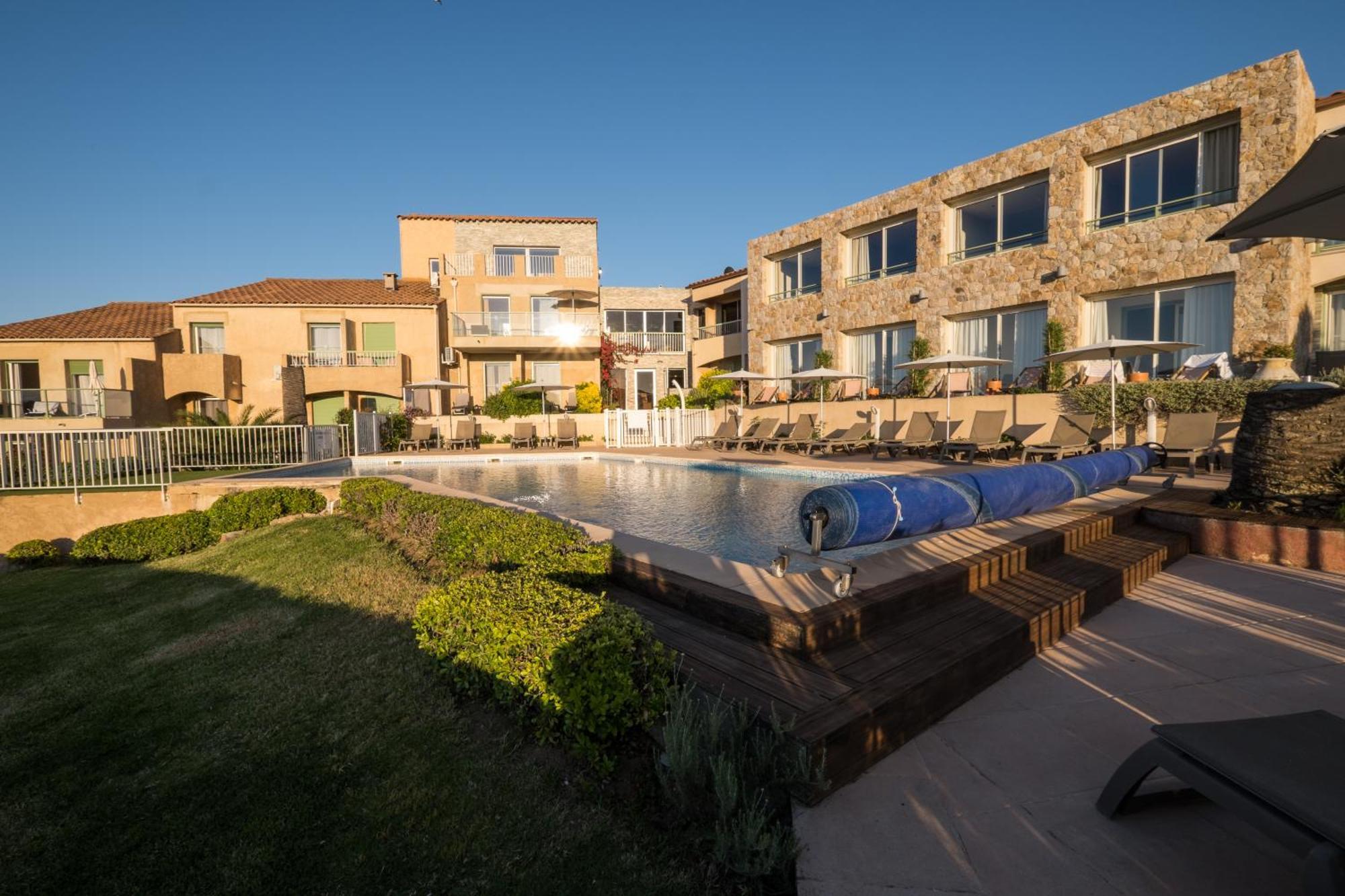 Hotel Funtana Marina LʼÎle-Rousse エクステリア 写真